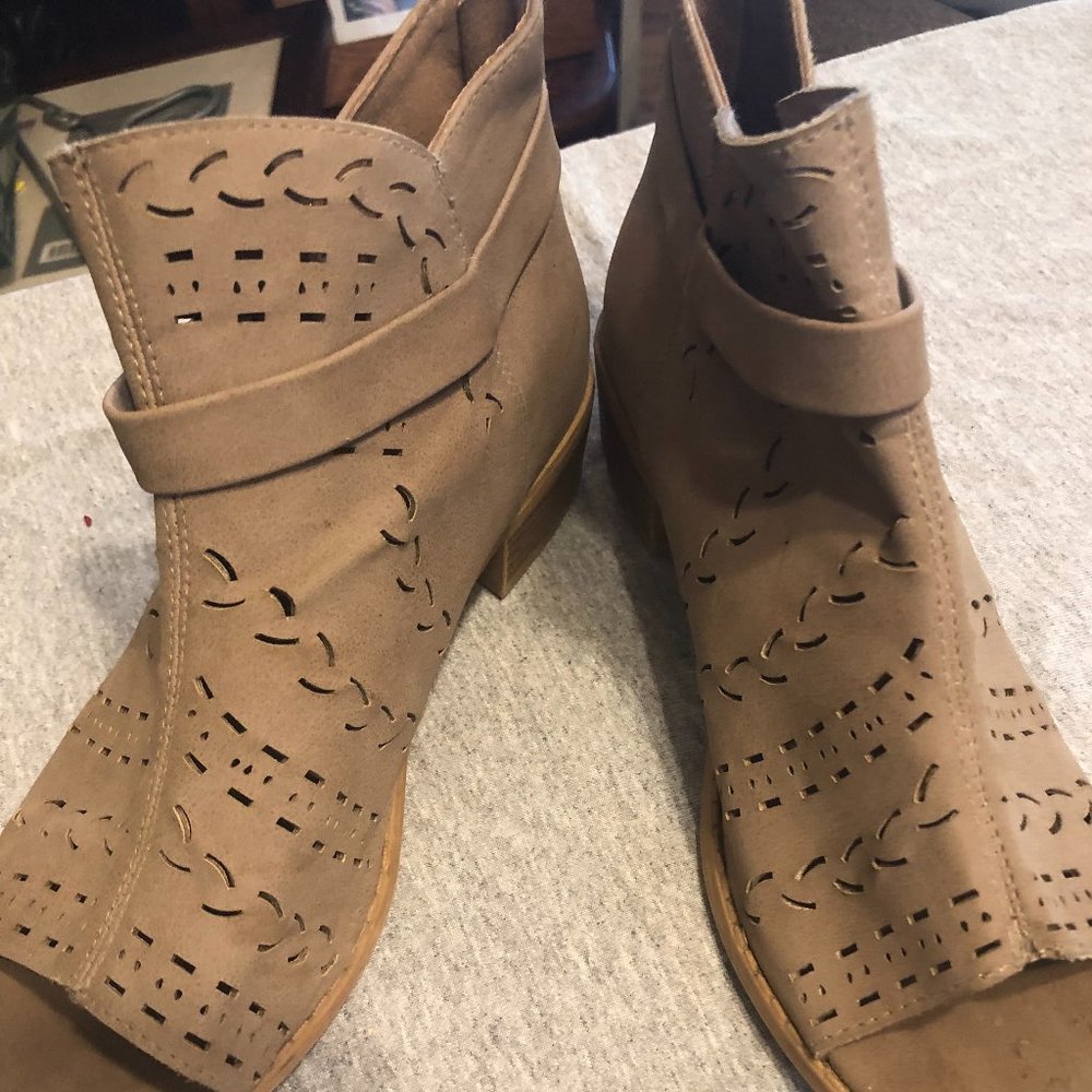 Rampage Booties ; Size 5